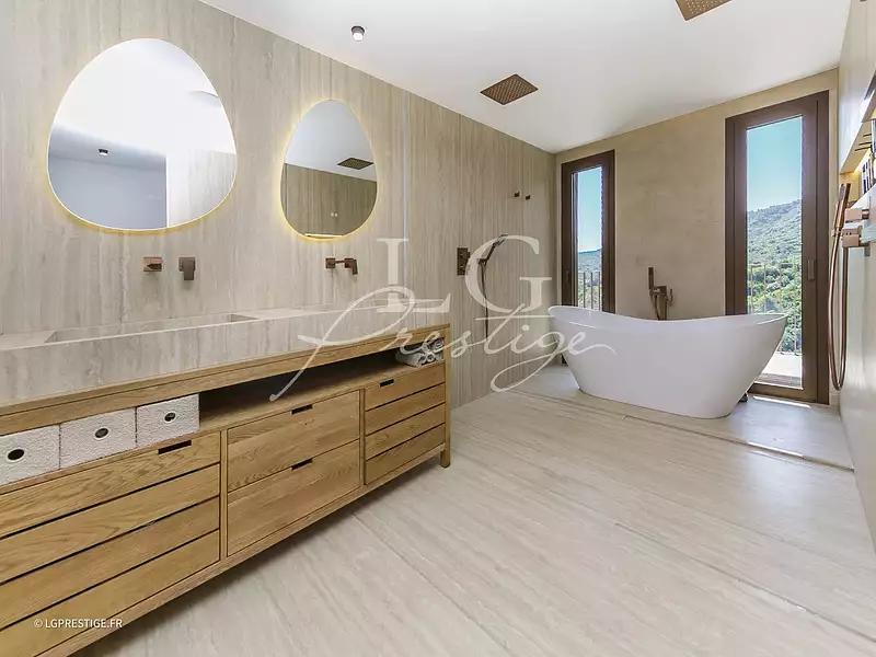 Maison, 318 m²