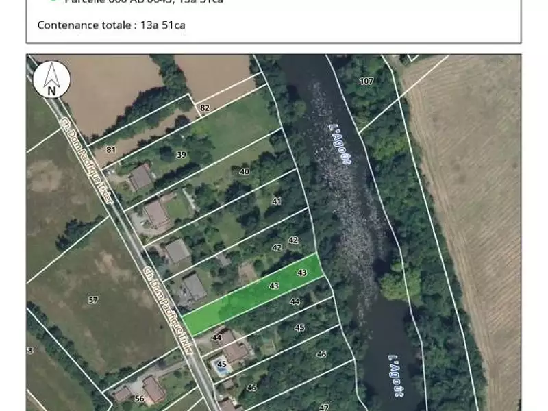 Terrain, 1 351 m²