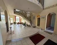 Maison, 240 m²