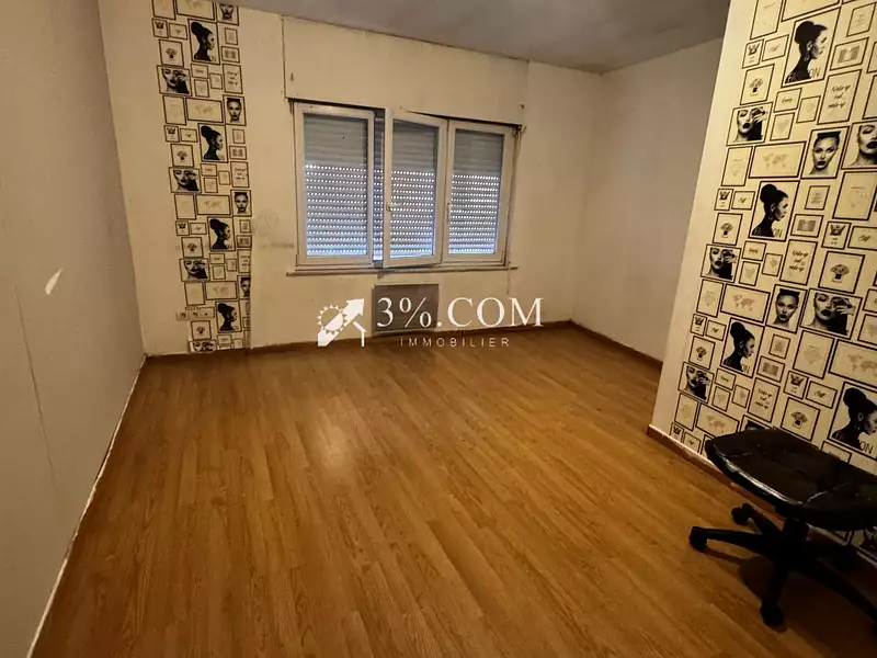 Immeuble, 220 m²