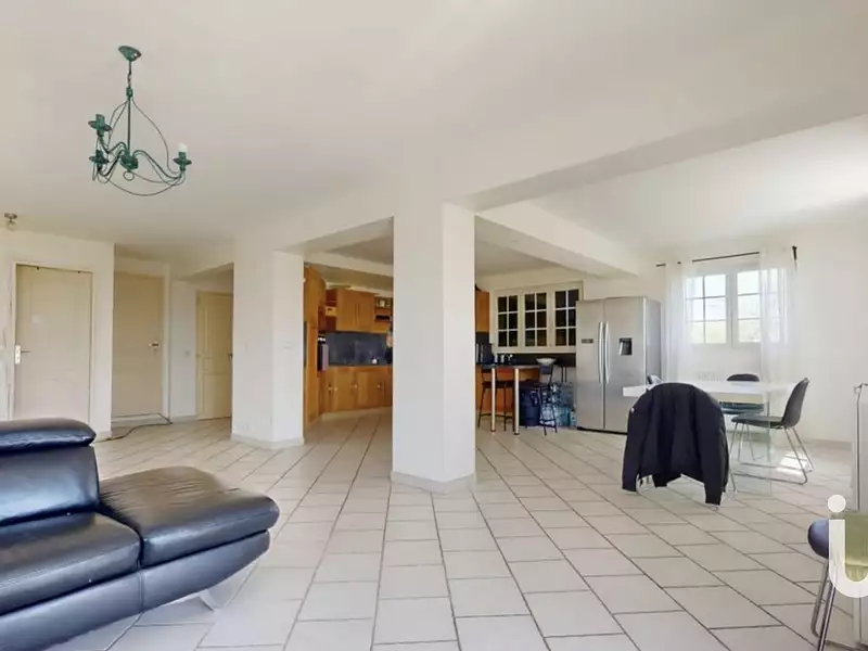 Maison, 235 m²
