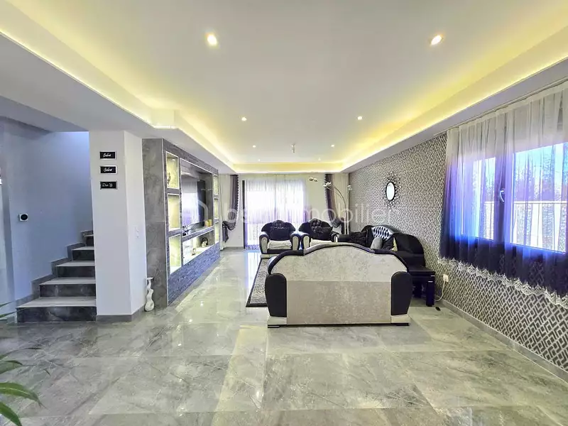 Maison, 159 m²