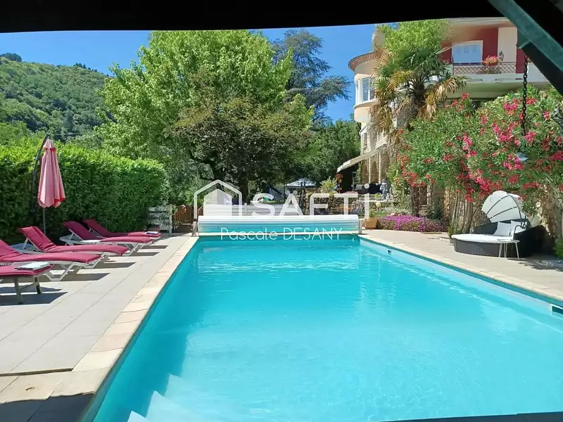 Maison, 275 m²