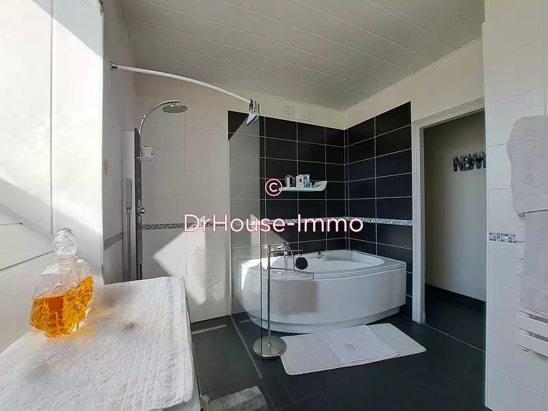 Maison, 184 m²
