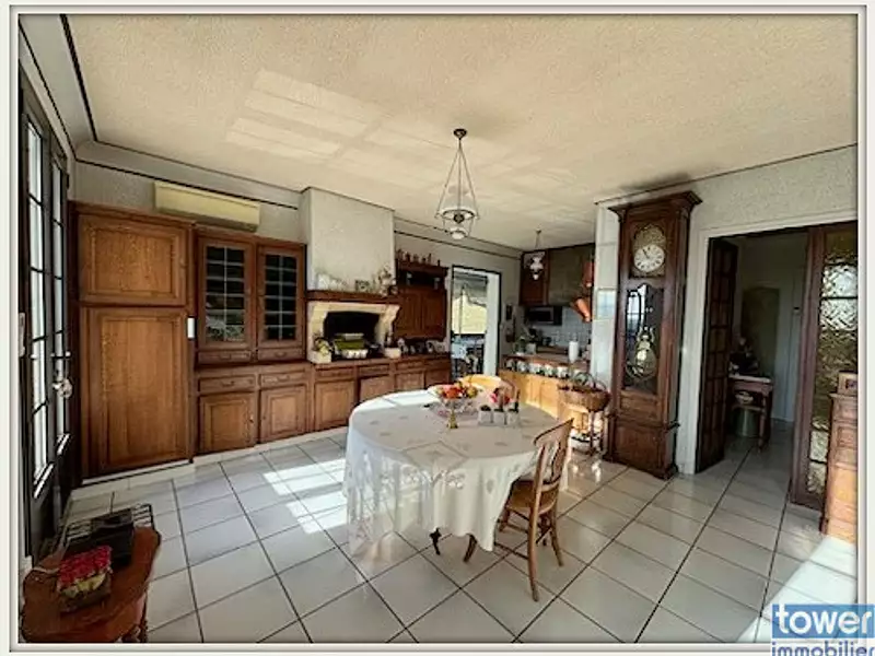 Maison, 170 m²