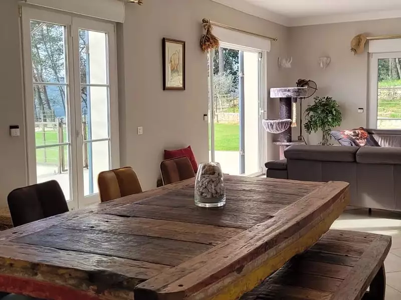 Maison, 245 m²