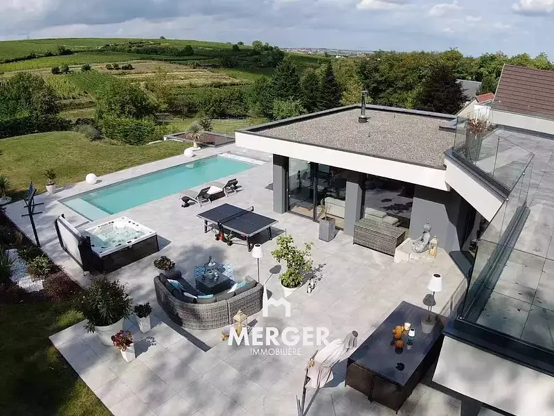 Maison, 330 m²