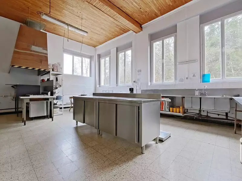 Maison, 891 m²