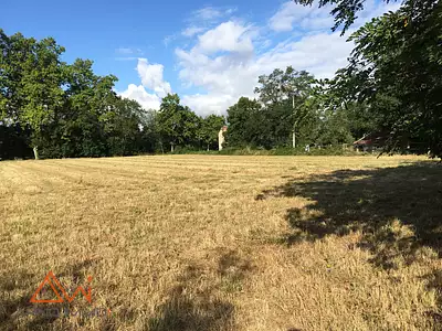Terrain, 740 m²