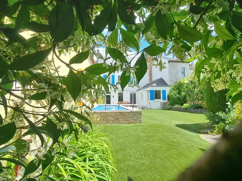 Maison, 250 m²
