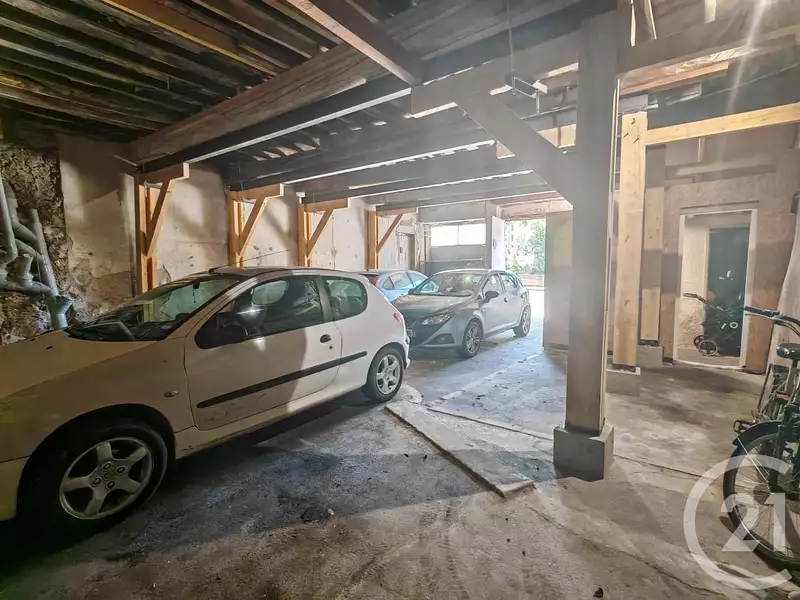 Immeuble, 281 m²