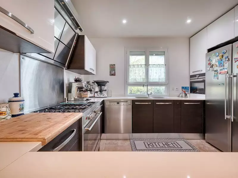 Maison, 220 m²
