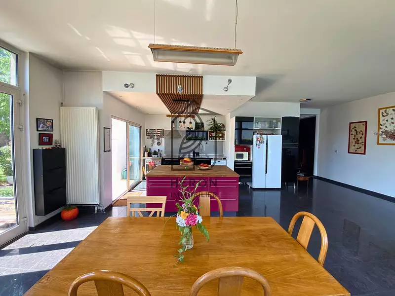 Maison, 393 m²
