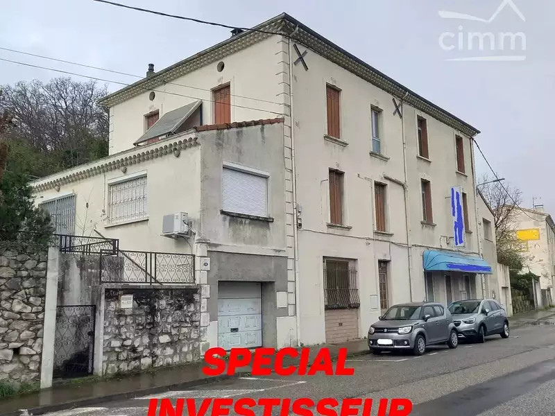 Immeuble, 300 m²
