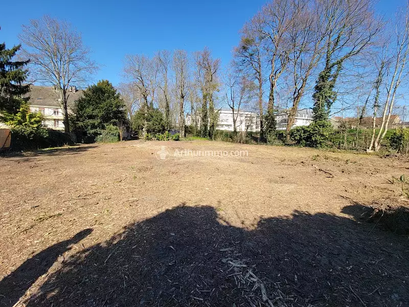 Terrain, 1 800 m²