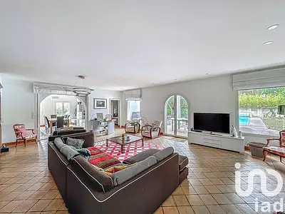 Maison, 239 m²
