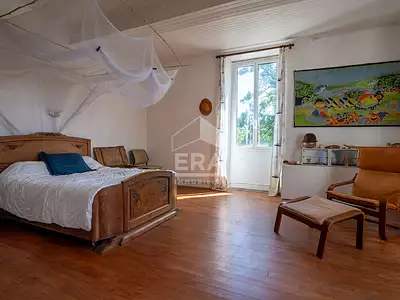 Maison, 225 m²