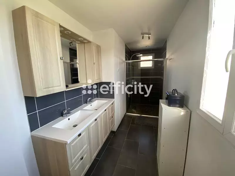 Maison, 220 m²