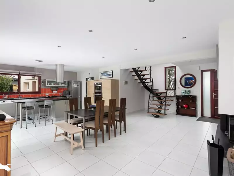 Maison, 181 m²