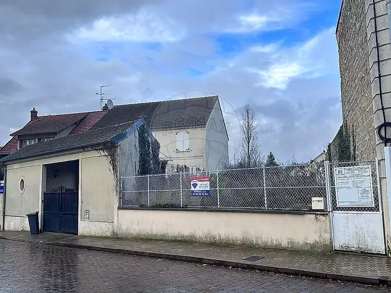 Terrain, 245 m²