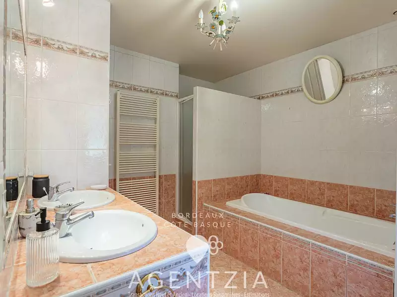 Maison, 187 m²