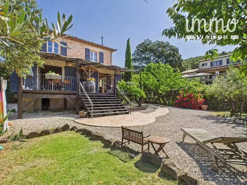 Maison, 266 m²