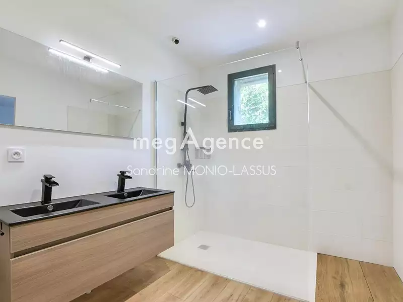 Maison, 270 m²