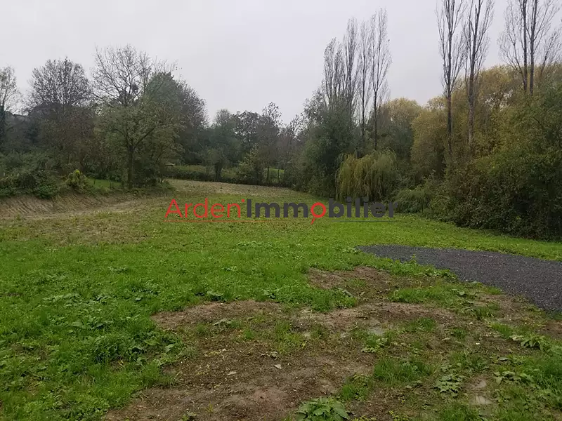 Terrain, 2 121 m²