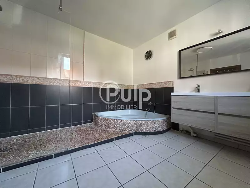 Maison, 141 m²