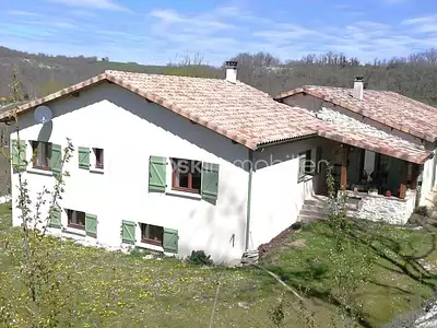 Maison, 240 m²