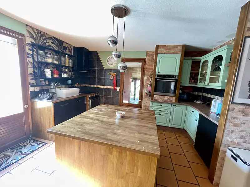 Maison, 231 m²