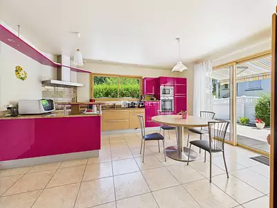 Maison, 215 m²