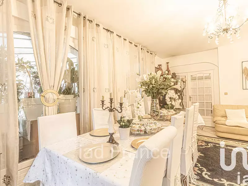 Maison, 270 m²