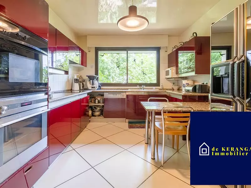Maison, 239 m²