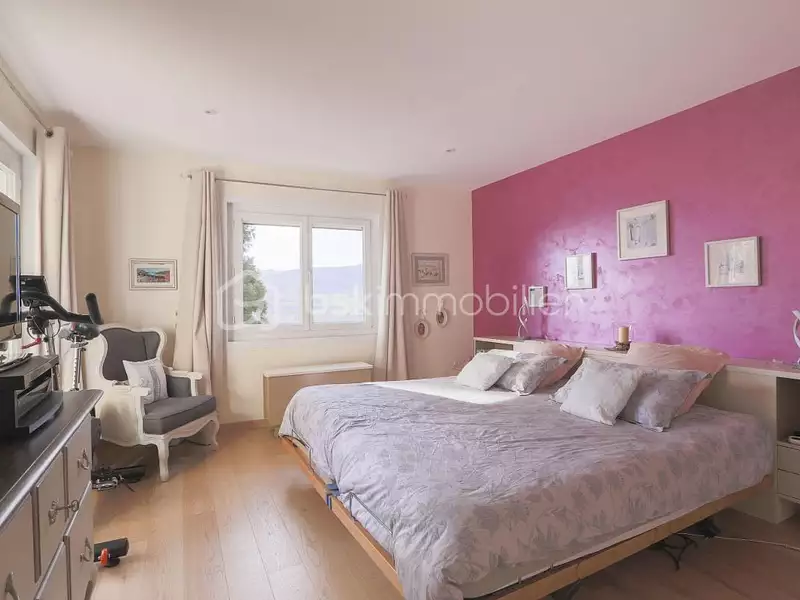 Maison, 280 m²