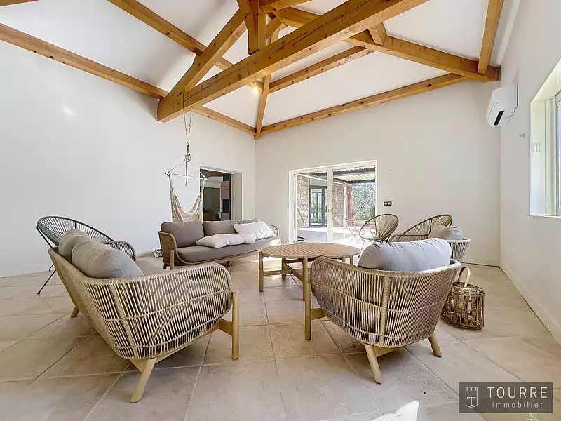 Maison, 240 m²