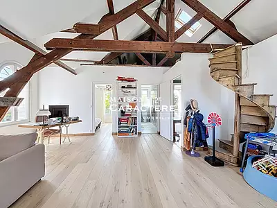 Maison, 196 m²