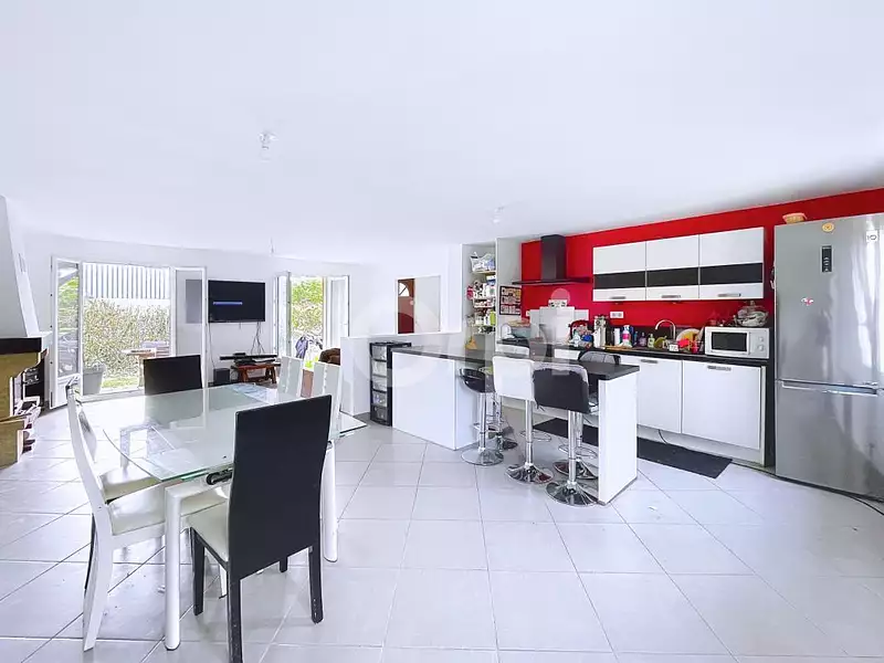 Maison, 166 m²