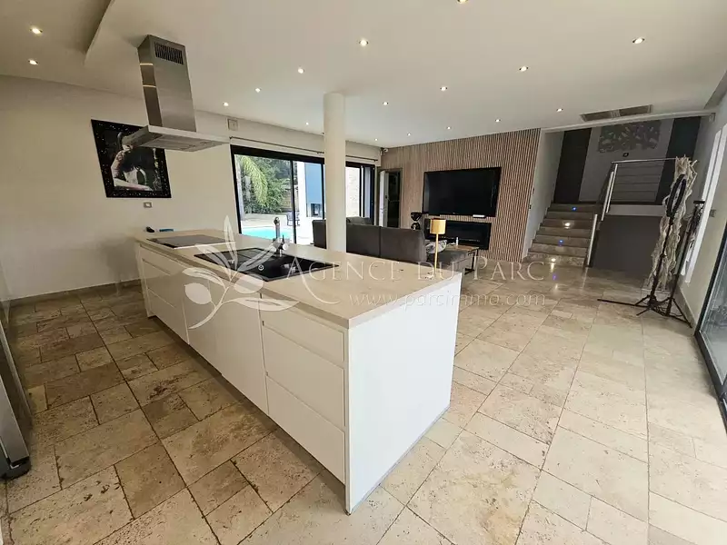 Maison, 200 m²