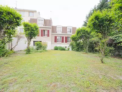 Maison, 256 m²