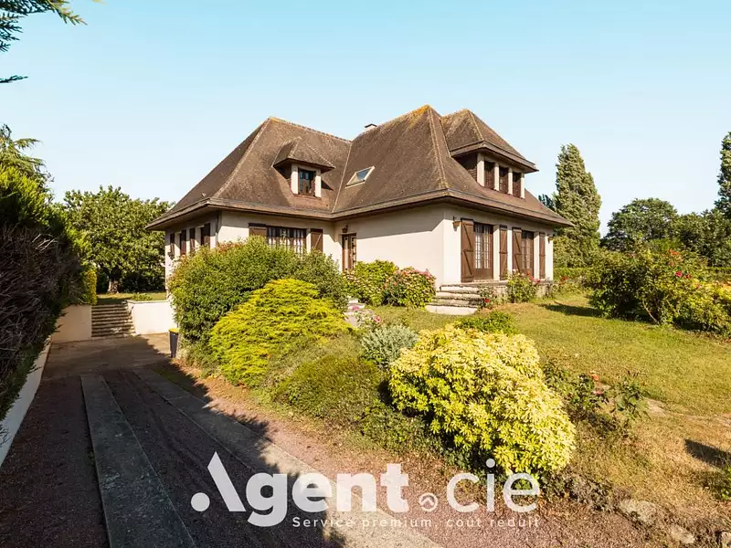 Maison, 240 m²