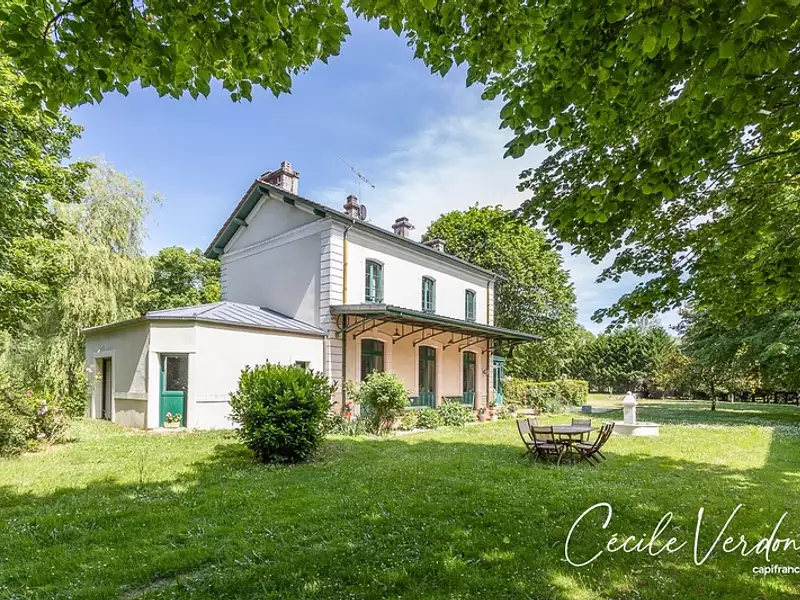 Maison, 280 m²