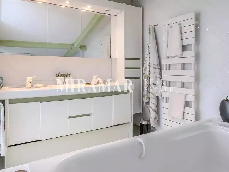 Maison, 166 m²