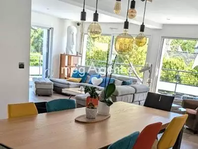 Maison, 220 m²