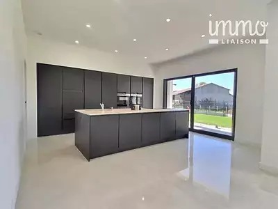 Maison, 210 m²