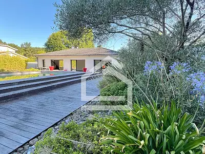 Maison, 250 m²