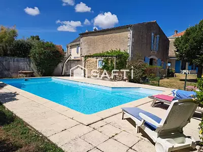 Maison, 251 m²