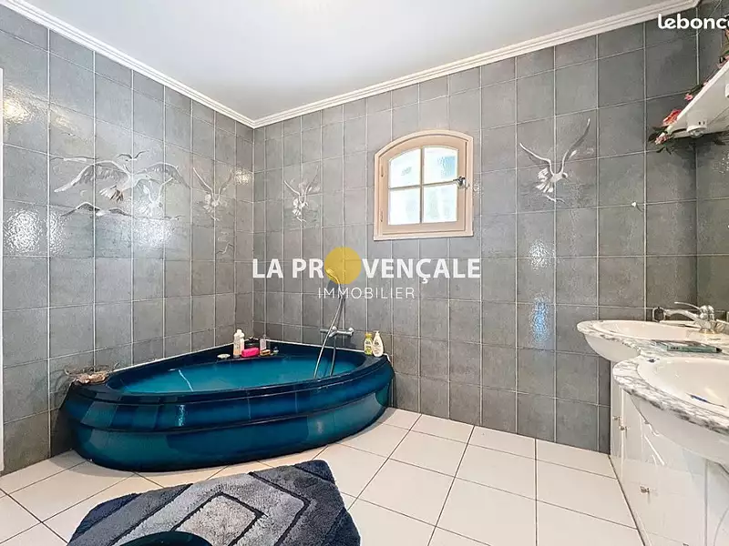 Maison, 160 m²