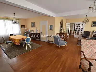 Maison, 257 m²