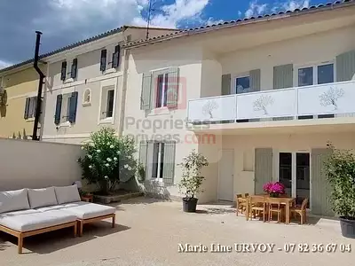 Maison, 151 m²